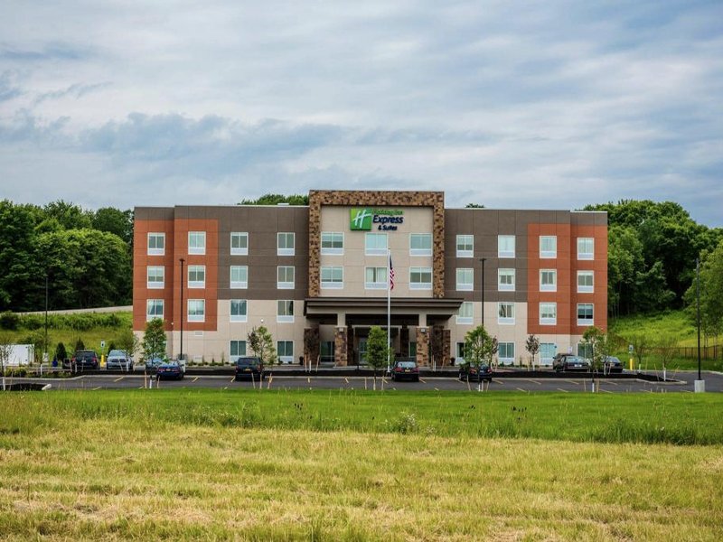 Holiday Inn Express & Suites Jamestown By IHGの写真