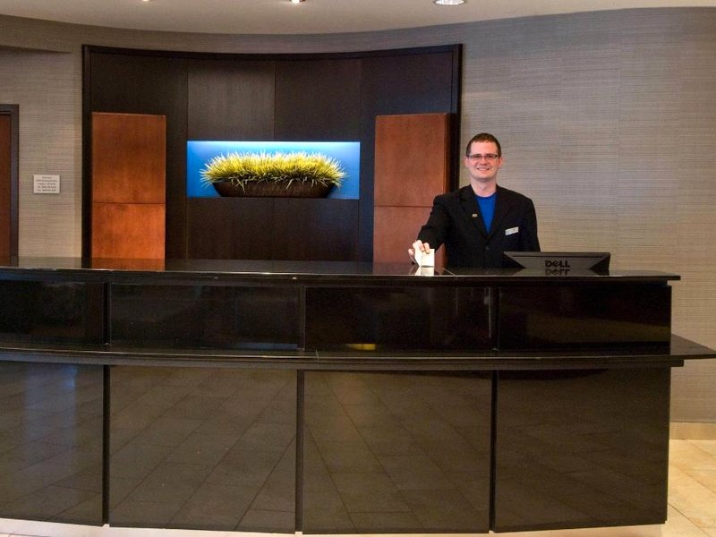コートヤード マディソン イースト (Courtyard Madison East)の写真