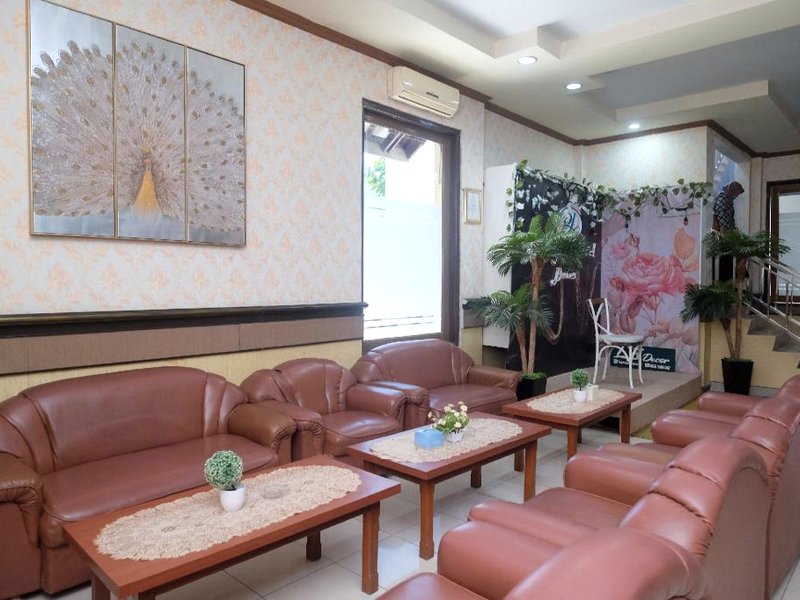 Urbanview Hotel Dedy Jaya Brebesの写真