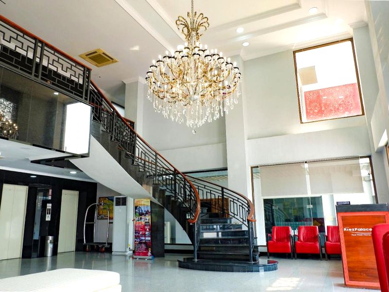 リーズ パレス ホテル (Riez Palace Hotel)の写真