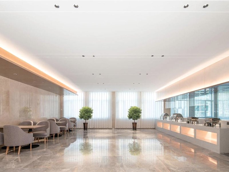 Lavande Hotel (Altay Huali Xuefu Branch)の写真