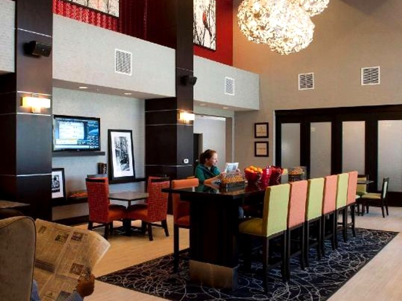 Hampton Inn & Suites Marksvilleの写真