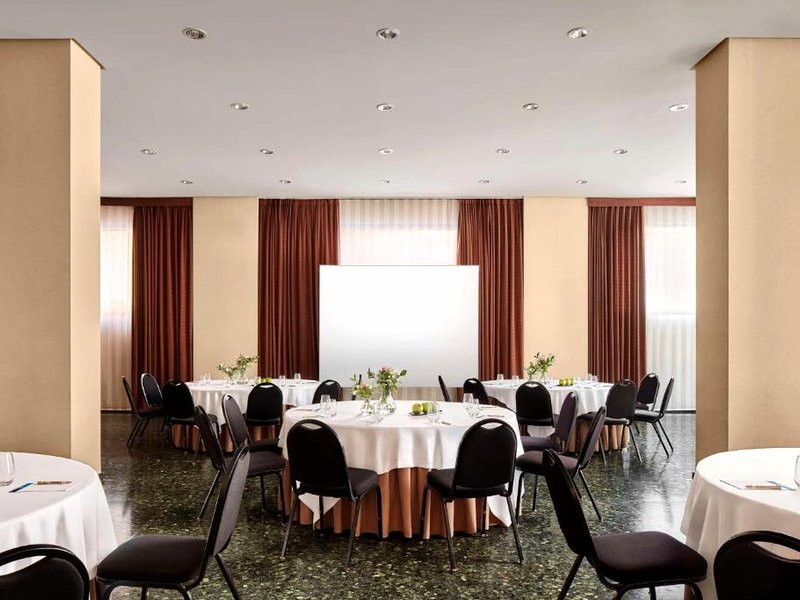 NH シウダー デ クエンカ ホテル (NH Ciudad de Cuenca Hotel)の写真