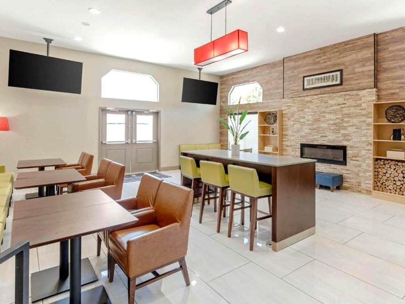 カントリー イン & スイーツ バイ ラディソン、バレーホ ナパ バレー、CA (Country Inn & Suites by Radisson, Vallejo Napa Valley, CA)の写真