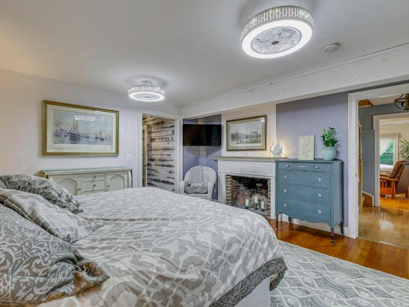 Quintessential New England Home with Patio and Grill!の写真
