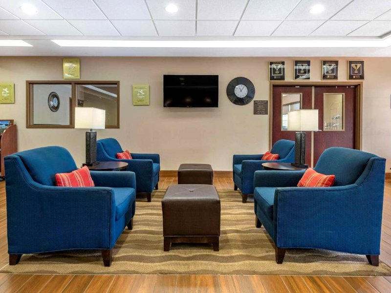 コンフォート イン & スイーツ ファーミントン ビクター (Comfort Inn & Suites Farmington - Victor)の写真