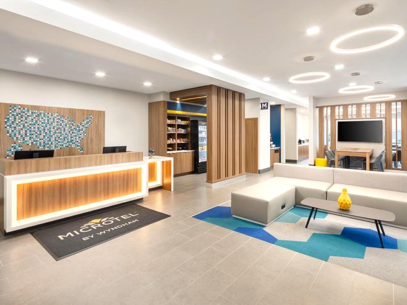 Microtel Inn & Suites by Wyndham Macedonの写真