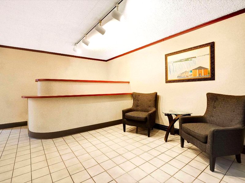 スーパー 8 バイ ウインダム ケンモア バッファロー ナイアガラ フォールズ エリア (Super 8 By Wyndham Kenmore/Buffalo/Niagara Falls Area)の写真