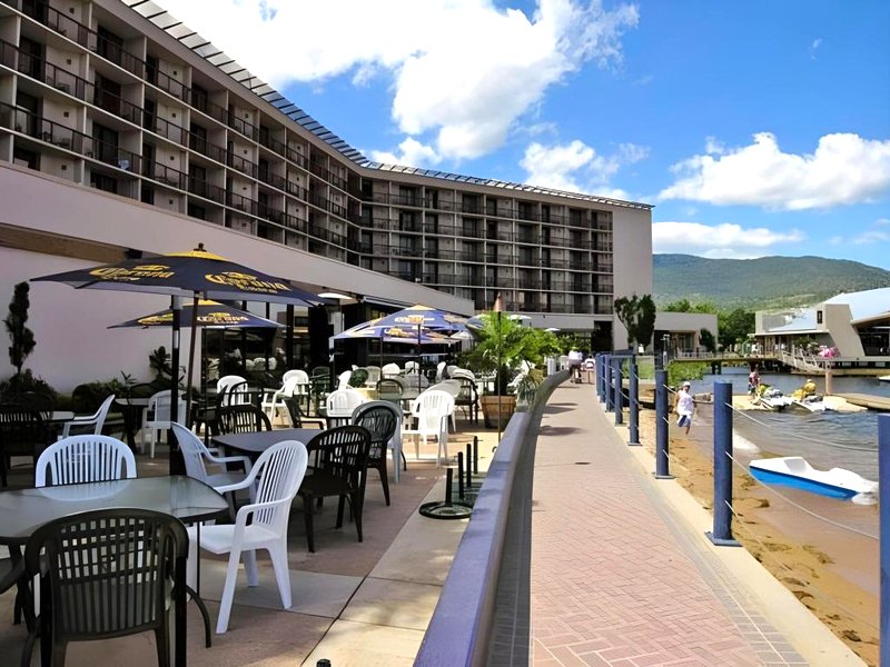 ペンティクトン レイクサイド リゾート (Penticton Lakeside Resort)の写真