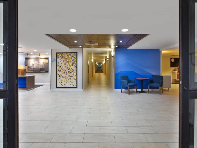 Holiday Inn Express Hotel & Suites Cincinnati Northeast-Milford By IHGの写真