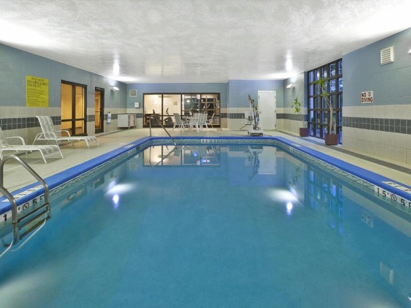 Holiday Inn Express Hotel & Suites Cincinnati Northeast-Milford By IHGの写真