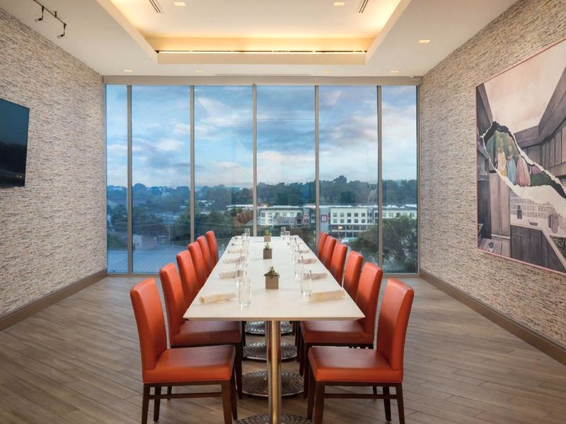 ザ サミット ホテル (The Summit Hotel)の写真