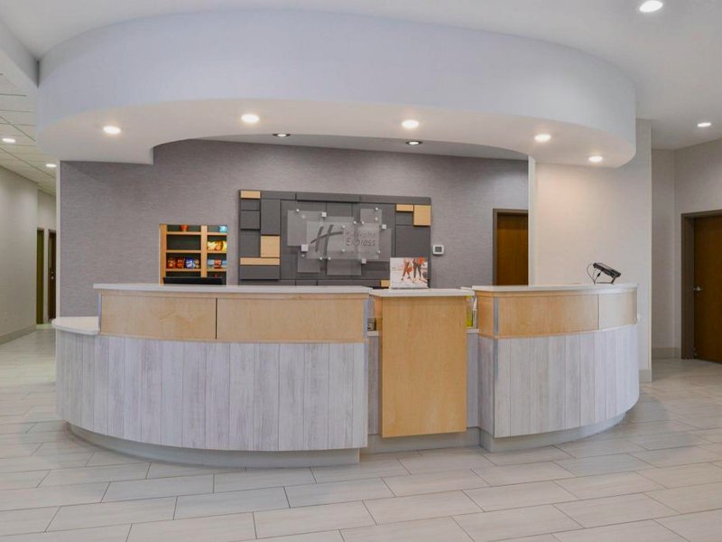 Holiday Inn Express & Suites Pueblo By IHGの写真