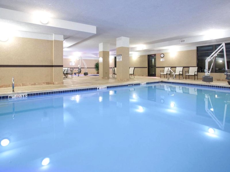 Holiday Inn Express & Suites Pueblo By IHGの写真
