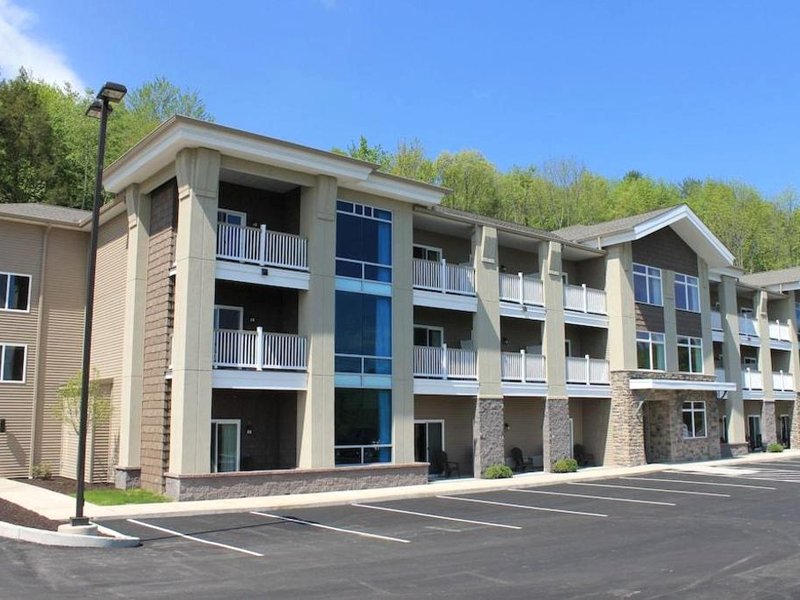 クリスタル スプリングス イン アンド スイーツ (Crystal Springs Inn and Suites)の写真