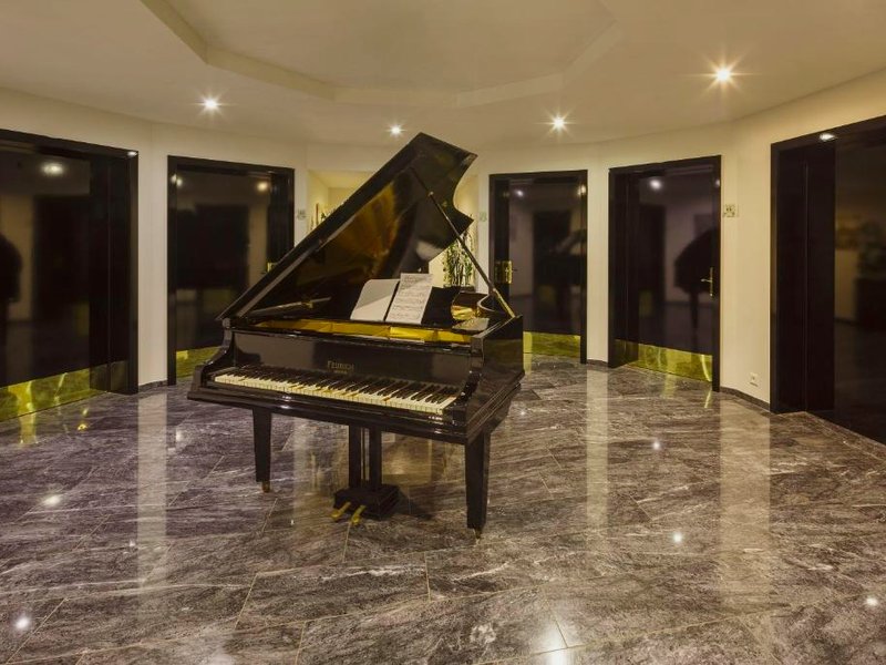 Business Hotel Firstの写真