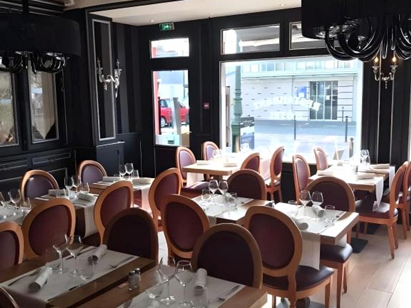ラ シャンパーニュ アルデンヌ - ホテル カブール (La Champagne Ardenne - HOTEL CABOURG)の写真