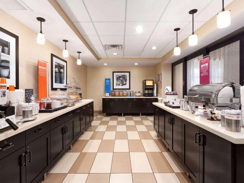 ハンプトン イン アンド スイーツ サンバーナーディーノ (Hampton Inn and Suites San Bernardino)の写真