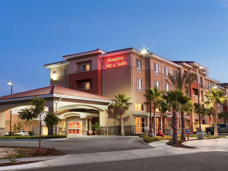 ハンプトン イン アンド スイーツ サンバーナーディーノ (Hampton Inn and Suites San Bernardino)の写真