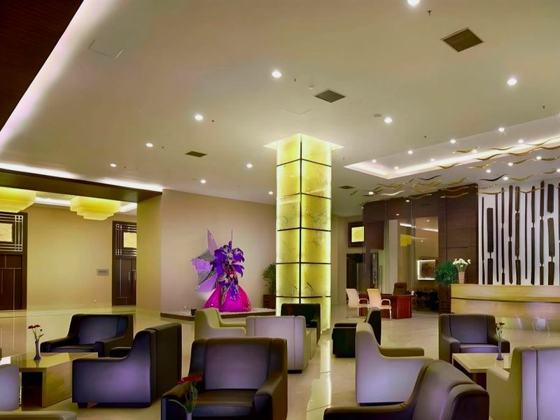 アストン ジェムバー ホテル&カンファレンス センター (Aston Jember Hotel & Conference Center)の写真