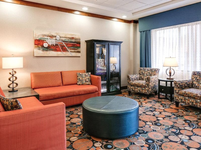 Holiday Inn Express Hotel & Suites Coralville By IHGの写真
