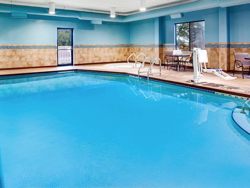 Holiday Inn Express Hotel & Suites Coralville By IHGの写真
