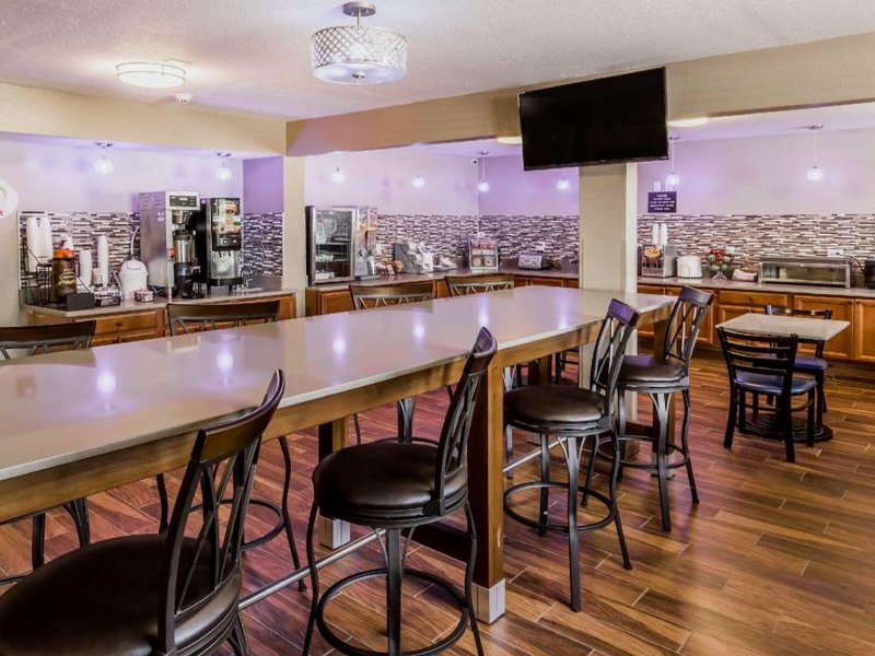 スーパー 8 バイ ウインダム アイオワ シティ コーラルビル (Super 8 By Wyndham Iowa City/Coralville)の写真