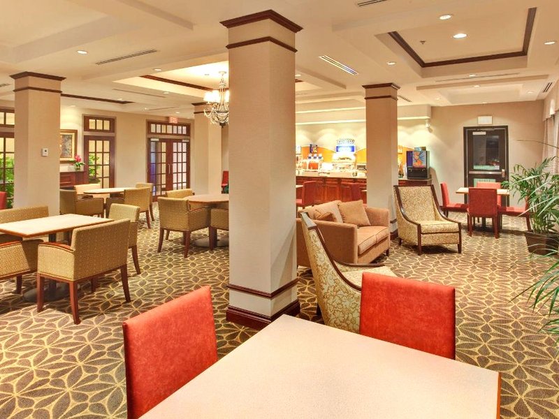Holiday Inn Express Hotel & Suites Brockville By IHGの写真