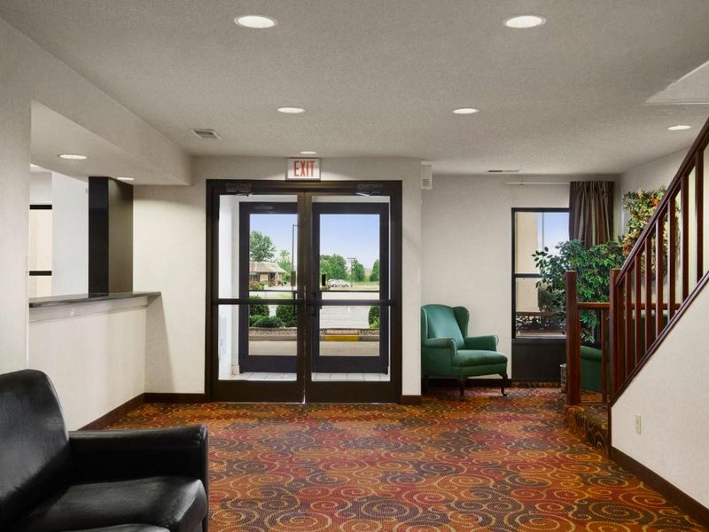 Super 8 By Wyndham Evansville Northの写真