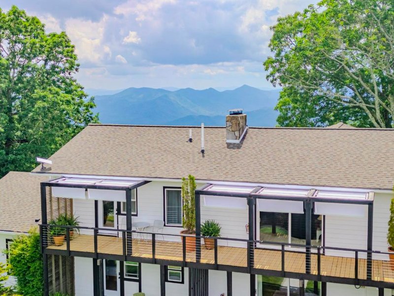 FIRE MOUNTAIN INN, CABINS & TREEHOUSES - BED AND BREAKFASTの写真