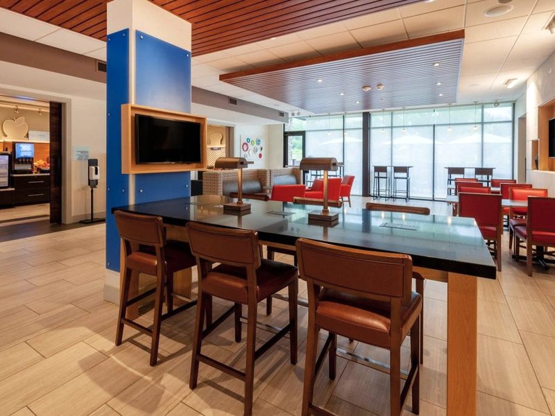 Holiday Inn Express and Suites Brunswick By IHGの写真