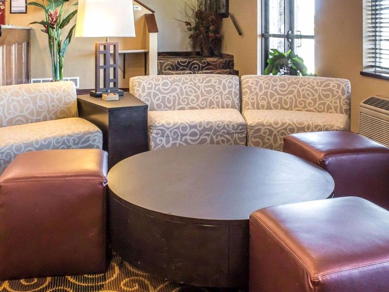 Rodeway Inn & Suites near Okoboji Lakeの写真