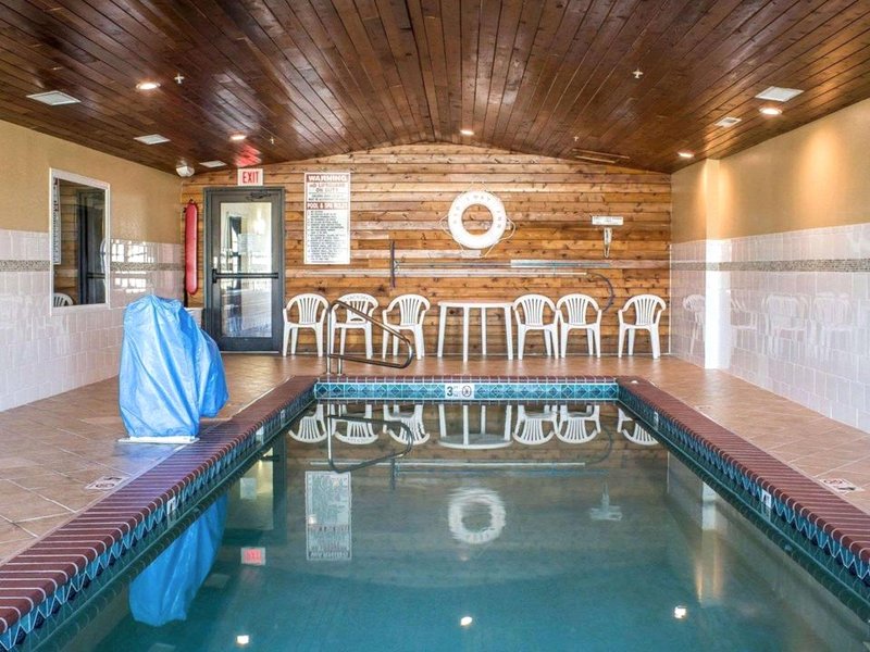 Rodeway Inn & Suites near Okoboji Lakeの写真