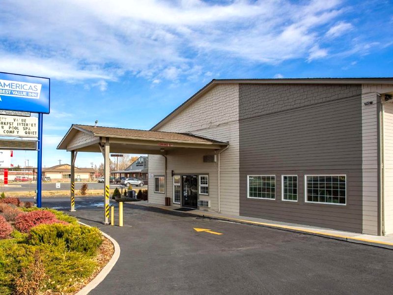 アメリカズ ベスト バリュー イン バーンズ (Americas Best Value Inn Burns)の写真