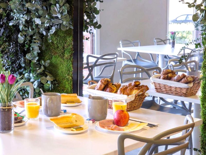 Sure Hotel by Best Western St-Amand-les-Eauxの写真