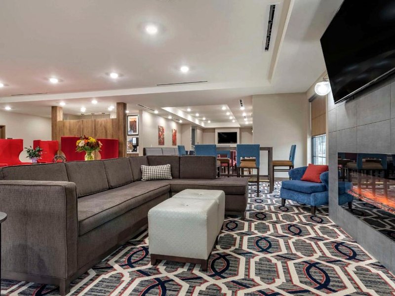 コンフォート イン アンド スイーツ ダウンタウン (Comfort Inn & Suites Downtown near University)の写真