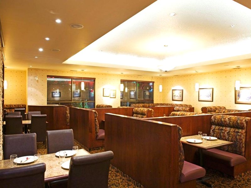 Holiday Inn & Suites Lloydminster By IHGの写真