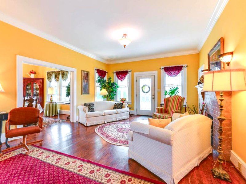 Elegant and Spacious Retreat about 18 Mi to Lake Norman!の写真