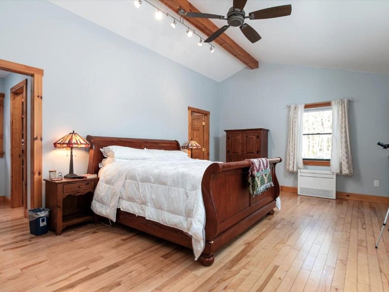 Spacious 5-bedroom Chalet with AC and WiFi in charming Chesterの写真