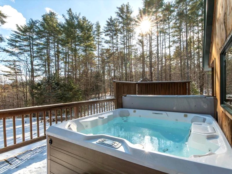 Spacious 5-bedroom Chalet with AC and WiFi in charming Chesterの写真