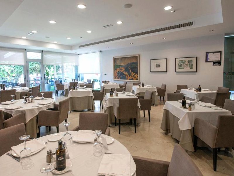ホテル セルコテル リスカル (Hotel Sercotel Riscal)の写真