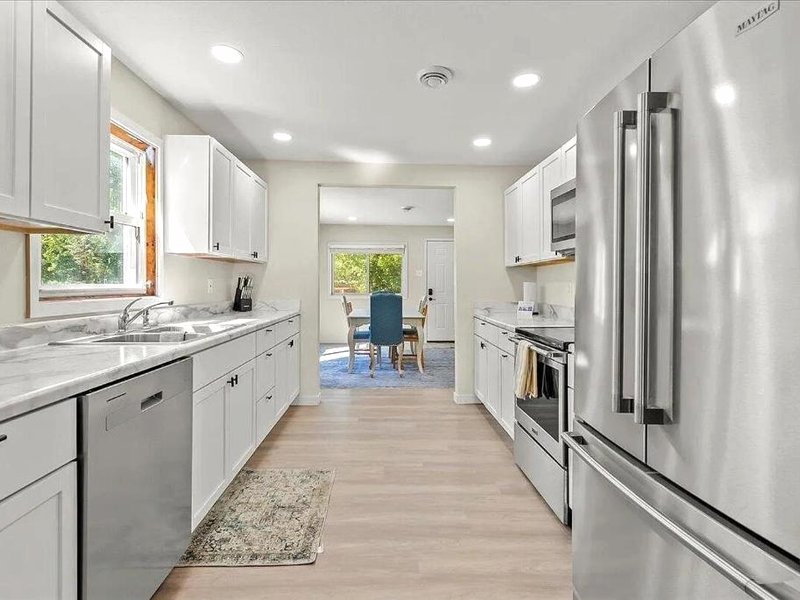 Riverside Retreat - Renovated Home on 15 Acres!の写真