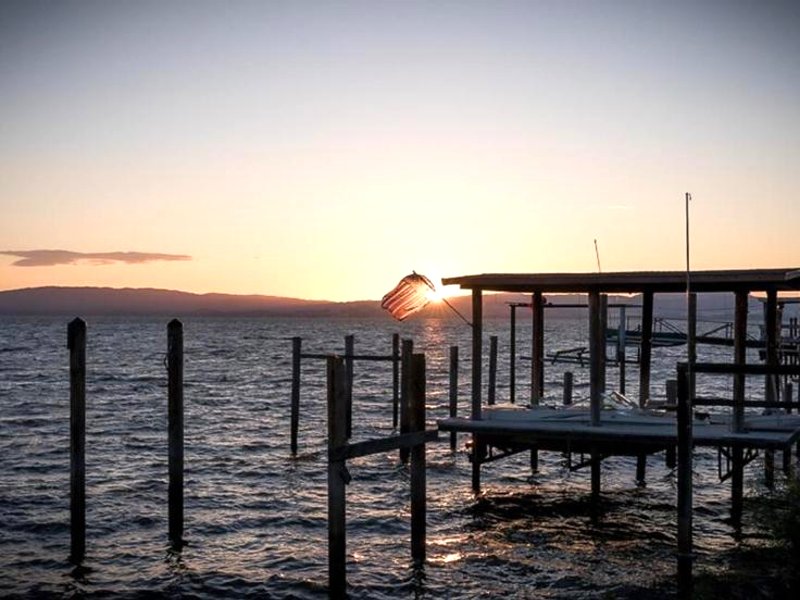 Modern Waterfront Home in Lucerneの写真
