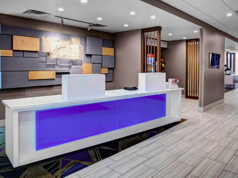 Holiday Inn Express & Suites Coldwater By IHGの写真