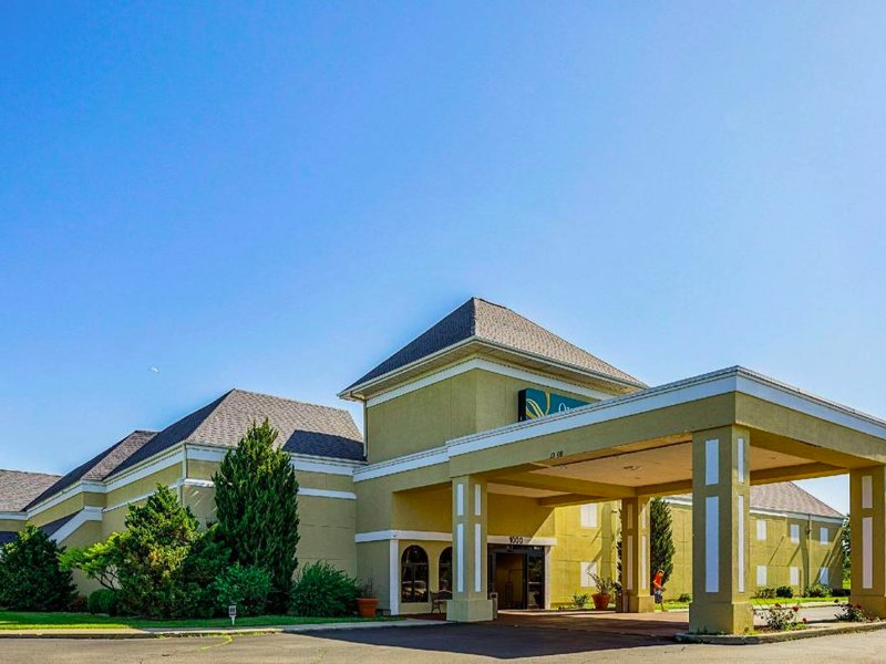 Quality Inn & Suites Coldwater near I-69の写真