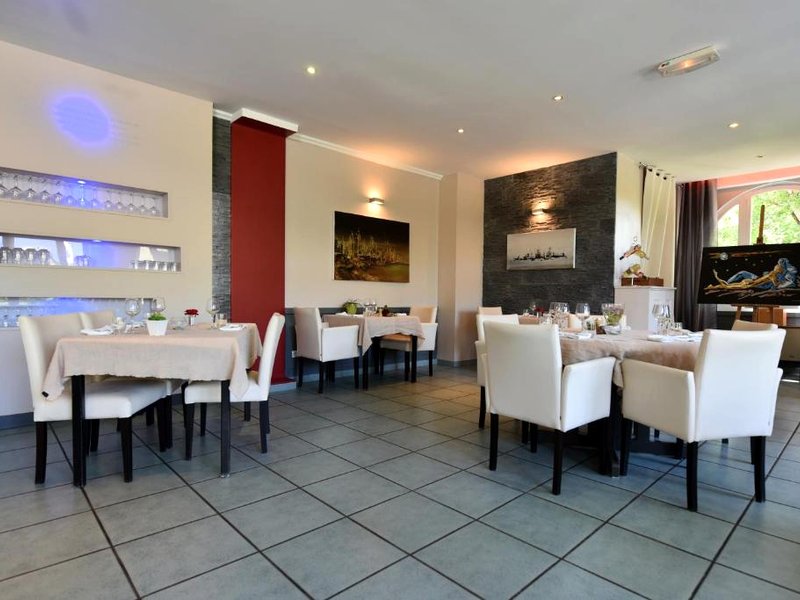 Logis Hotel Restaurant Le Castel Fleuriの写真