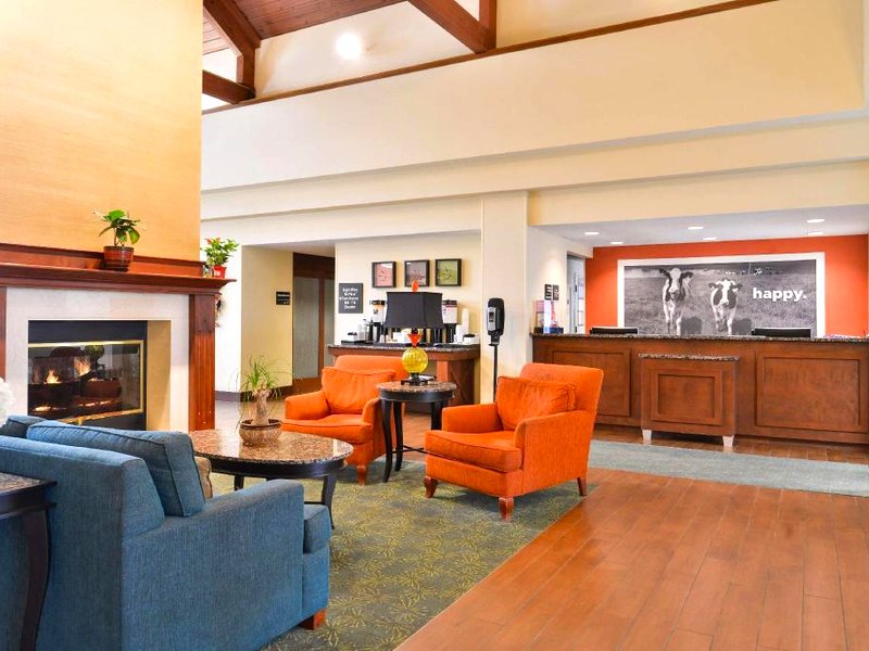 Hampton Inn & Suites Newport News (Oyster Point)の写真