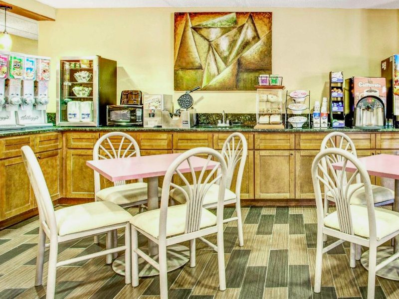 マイクロテル イン&スイーツ バイ ウインダム ニューポート ニュース エアポート (Microtel Inn & Suites by Wyndham Newport News Airport)の写真