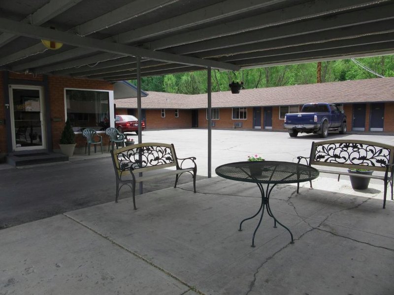 Lava Spa Motel & RVの写真