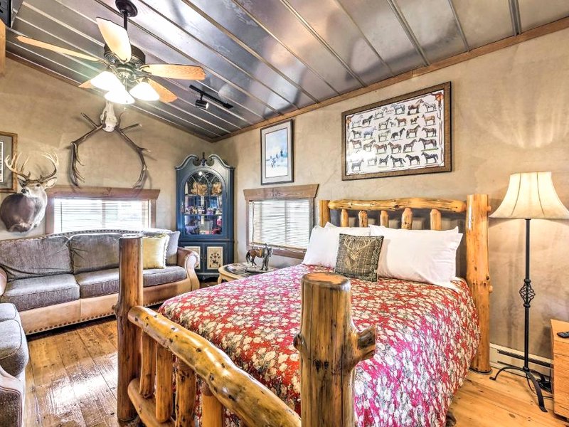 Renovated Bunkhouse on 12-Acre Horse Farm!の写真